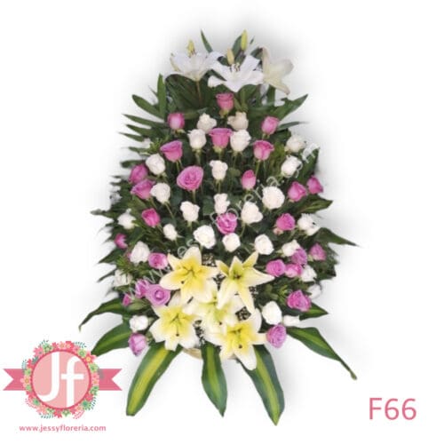 F66-pie-de-caja-mediano-con-60-rosas-blancas-y-rositas-lilis-y-follajes