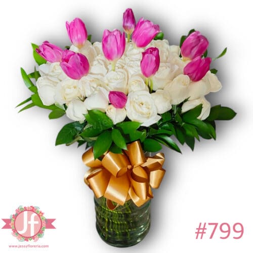 799-florero-50-rosas-blancas-y-10-tulipanes