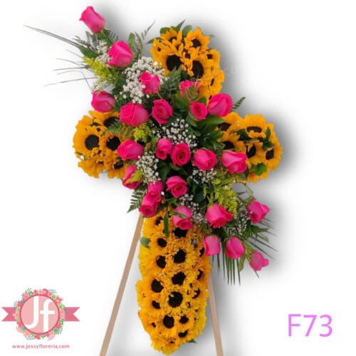 f73-cruz-funebre-de-girasoles-y-rosas-fucsia-en-tripie